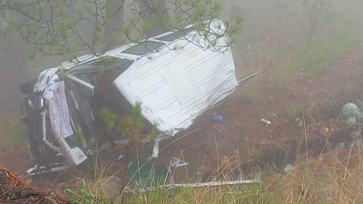  भीमफेदीमा गाडी दुर्घटना, १४ जना घाइते 