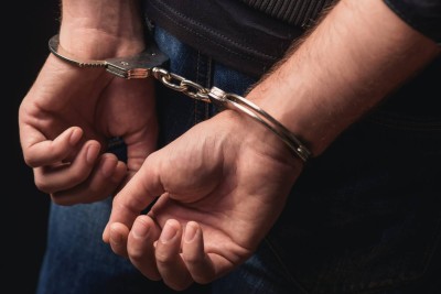  हाइ प्रोफाइल नेपाली नेताहरुको नाम लिँदै पैसा उठाउने अमेरिकी नागरिक पक्राउ 