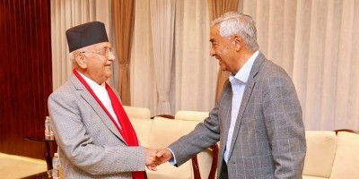  ओली भेट्न बालुवाटार पुगे देउवा र लेखक 