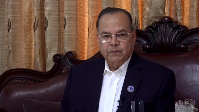  पार्टी अध्यक्षमाथि भ्रष्टाचारको मुद्दाबारे सञ्चारकर्मीको प्रश्नमा झलनाथको जवाफ- ‘यो प्रश्न हामीले पनि गर्नुपर्ने हुनसक्छ’ 