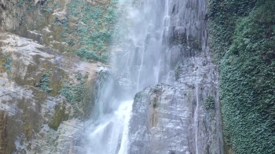  जलवीरेको आकर्षणले पर्यटक लठ्ठै 