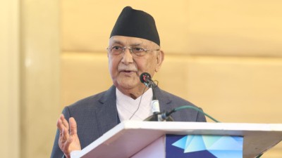  ‘संविधानअन्तर्गत शपथ खाएर संसद्‌मा संविधान मान्दिनँ भनिनु इमानदारिताको खडेरी हो’ 
