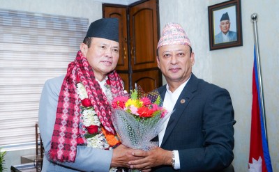  ऊर्जा राज्यमन्त्री गर्बुजाले गरे पदबहाली, भन्छन्- देश र जनताका पक्षमा काम गर्छु 