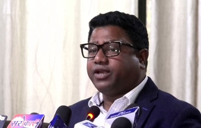  राजनीतिक दलहरु गम्भीर नहुँदा कानुन निर्माण हुन सकेनन् : सन्तोष परियार 