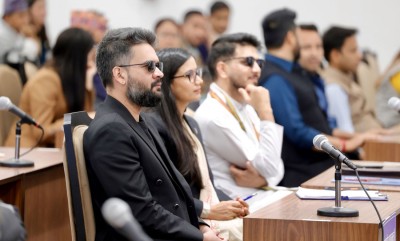  प्रधानमन्त्री शाह डेढ महिनापछि संसद्मा, प्रवेशकै विषयमा एमालेको नियमापत्ति 