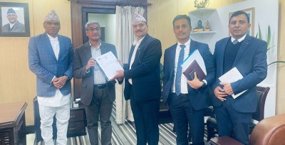  बेलुन विस्फोट घटना छानबिन समितिले गृहमन्त्रीलाई बुझायो प्रतिवेदन 