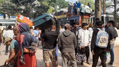  सिमानामा विसु पर्व मनाउन घर फर्किंने नेपालीको चहलपहल बढ्यो 