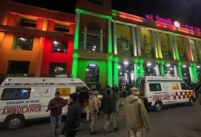  दिल्लीको रेलवे स्टेशनमा भागदौड मच्चिदा १५ जनाको मृत्यु 