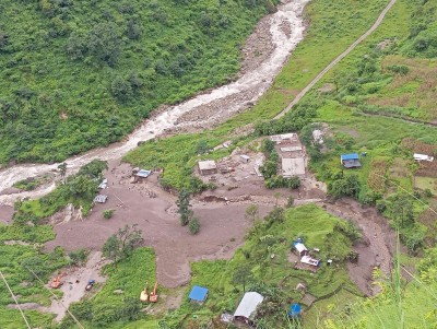  गोरखा पहिरो:घाइते दुई जनालाई हेलिकोप्टरबाट काठमाडौँ ल्याईयो,बेपत्ताको खोजी जारी 