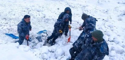  हिमपहिरोमा हराएका चिनियाँ पर्यटकको शव भेटियो 