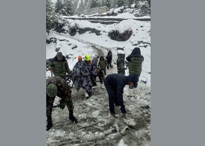  हिमपातबाट अलपत्र ७५० जनाको तिलिचो वेश क्याम्पबाट उद्धार 
