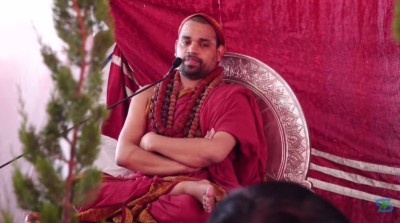  जगद्गुरु शंकराचार्य श्री श्री विधुशेखर भारती महास्वामी काठमाडौंमा, विमानस्थलदेखि पशुपतिनाथसम्म भव्य स्वागत 