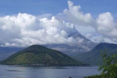  इन्डोनेसियामा ज्वालामुखी विस्फोट : अन्तर्राष्ट्रिय उडान रद्द,  सतर्कता स्तर बढाउन आग्रह 