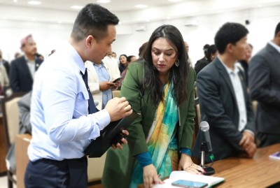  खुश्बु ओलीले सदनमा आफूलाई ज्यान मार्ने धम्की आएको भनेपछि गृहमन्त्रीले भेटेर के भने? 