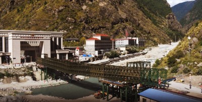  रसुवागढीमा मालवाहक सवारीसाधन आवतजावतमा रोक 