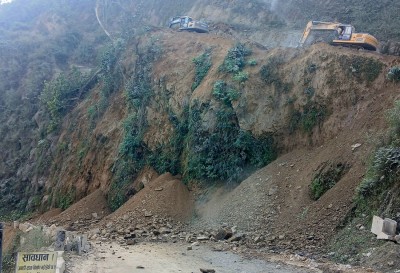  एमालेको आग्रहपछि नागढुंगा-मलेखु सडक विस्तार कार्य दुई दिन रोकियो 