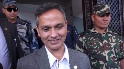  ‘पूर्वमन्त्री खड्का भागे भनेर अन्तर्वार्ता छापिएपछि फर्किए’ 