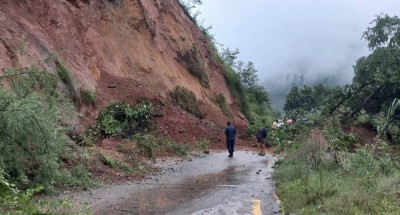 पहिरोले अवरुद्ध हेलम्बु र अरनिको राजमार्ग सुचारु 