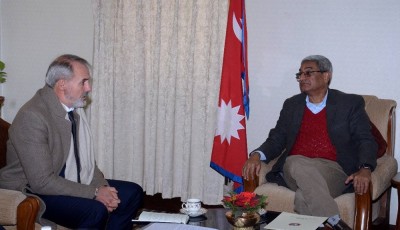 सुक्खा बन्दरगाह निर्माणमा सहयोग गर्न एडीबी निर्देशकलाई गृहमन्त्री लेखकको आग्रह 