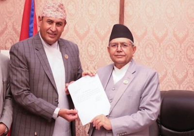  रामहरि खतिवडाले बुझाए सभामुख घिमिरेलाई राजीनामा 