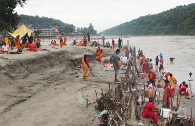  मौन स्नान गरी मनाइयो सोमबारे औँसी 