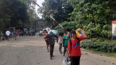  चाडपर्व मनाउन सीमा नाकामा घर फर्किने नेपालीको चहलपहल बढ्यो 