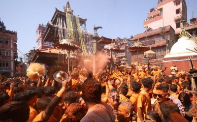  सिन्दूर खेलेर मनाइयो सुथसिया जात्रा [तस्बिरसहित] 