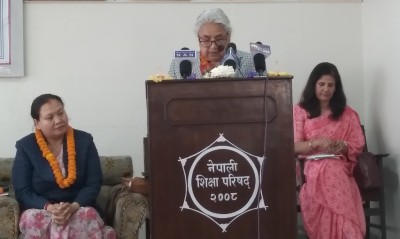  पूर्वसचिव पाण्डेको ‘सम्झनाका फूलहरू’ को विमोचन 