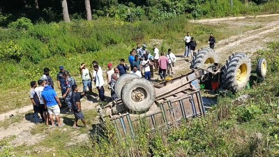  कैलालीमा मलामी चढेको ट्याक्टर दुर्घटना हुँदा ३ जनाको मृत्यु 