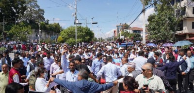  शिक्षकहरू भोलिदेखि अनिश्चितकालीन सडक आन्दोलनमा 